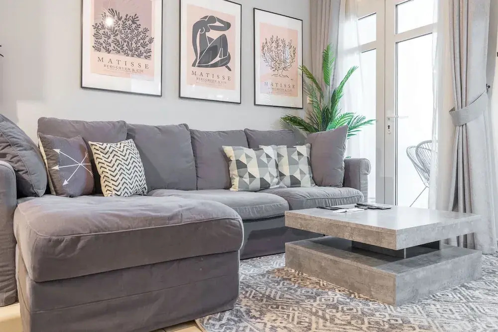 Pleasing 1-bedroom for 4 in JVC for Relaxing Getaway