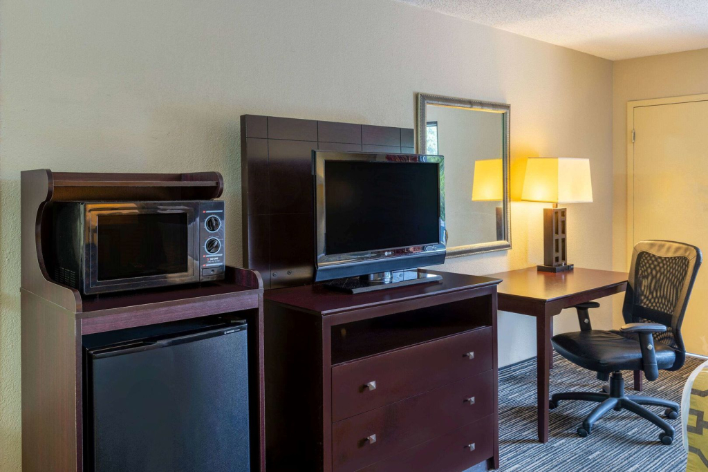 Park Inn by Radisson, Columbus State University Area