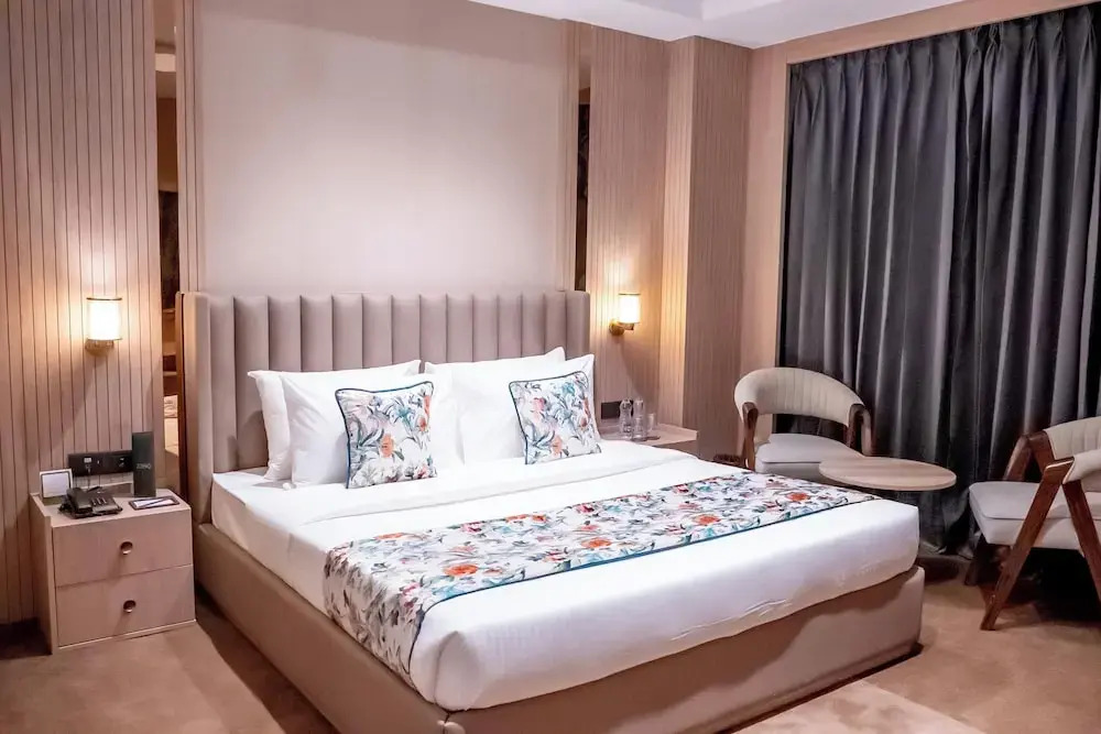 ASTER GRAND BY ZENQ Saket