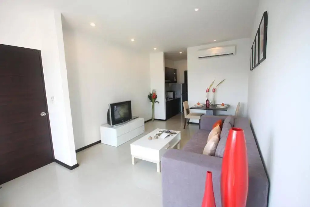 Two Villas Holiday Phuket: Two Villas Suite Serviced Apartment Nai Harn Beach