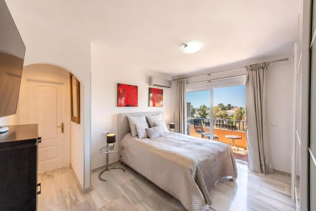 Luxurious Hillside Villa with Private Pool - Sea & Mountain Views