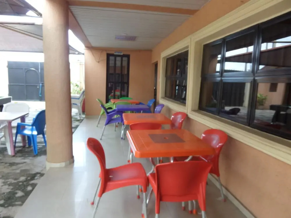 Bakis Continental Hotel