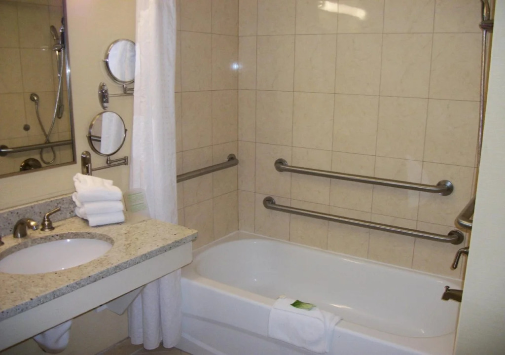 Holiday Inn Express Tampa N I-75 - University Area by IHG