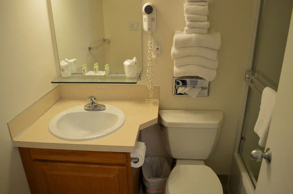 University Motel Suites