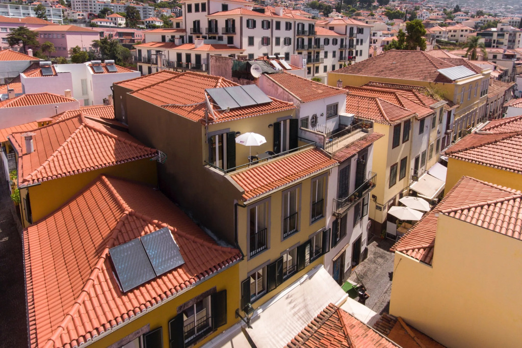 In the pedestrianised Funchal Old Town, close to amenities | Taberna Apartment 3