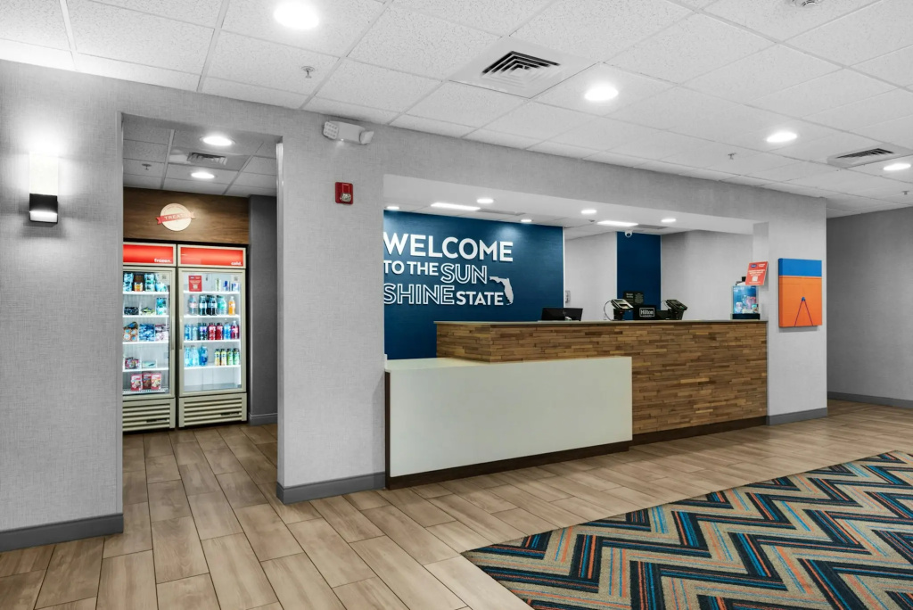 Hampton Inn & Suites Pensacola I-10 N at University Town Plaza