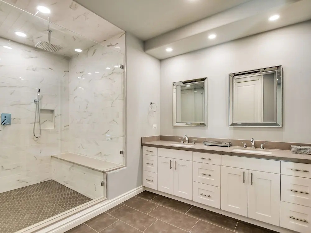 The Arrive Ridgeview Lakefront Estate 5 Bedroom Home