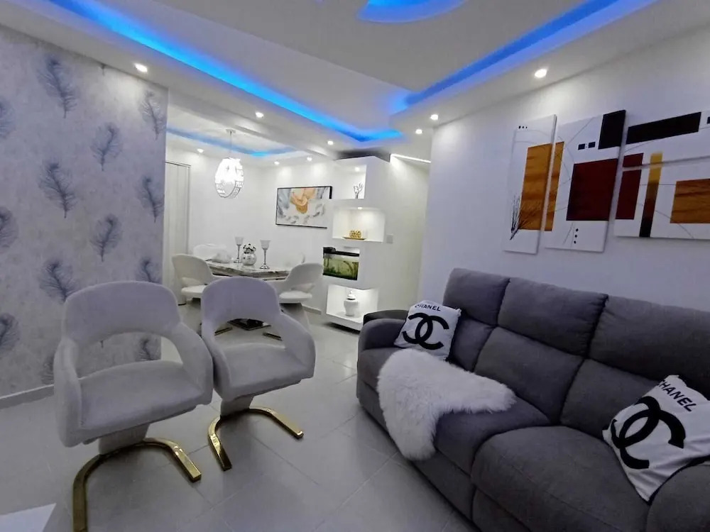 Luxurious Apartment 4to Level With Security Camera