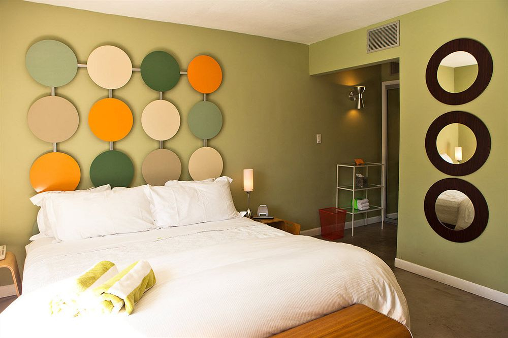 Inndulge - Iconic Gay Men's Resort