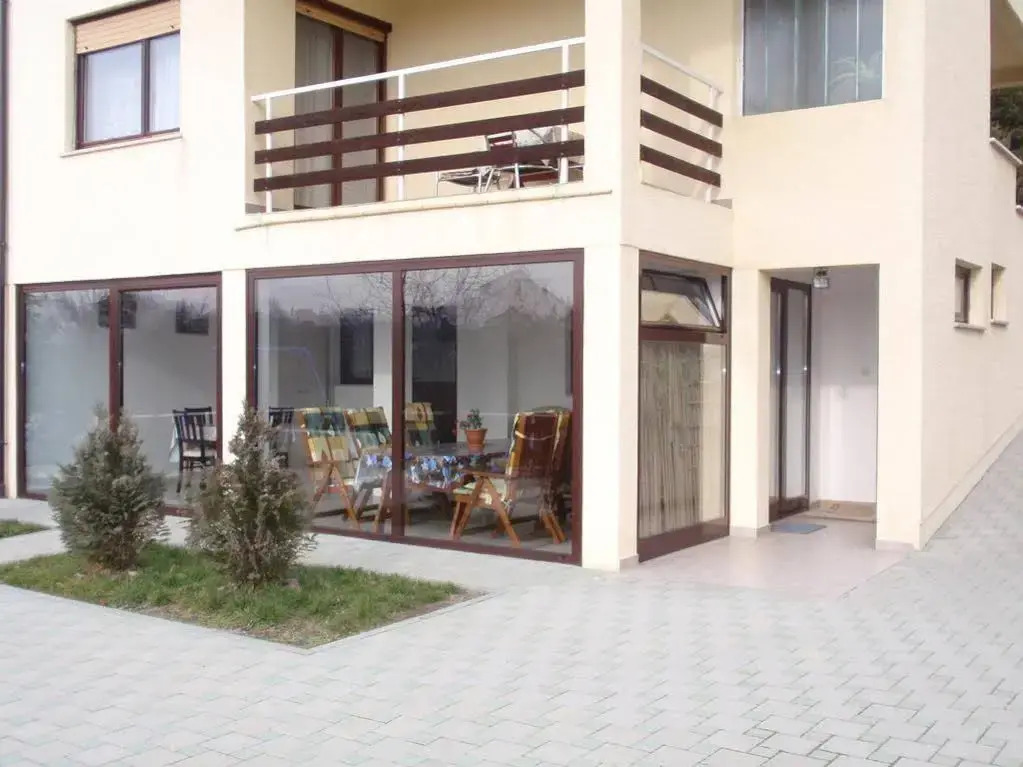 Apartments Maximir