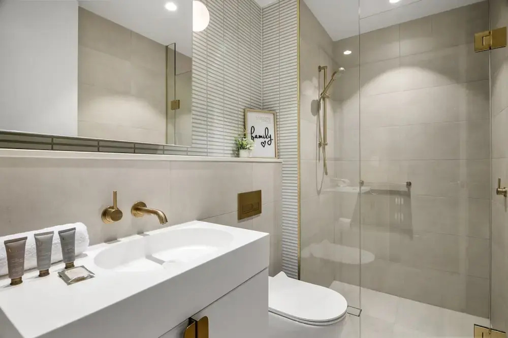 High-rise 3-bed Apartment With Premium Amenities