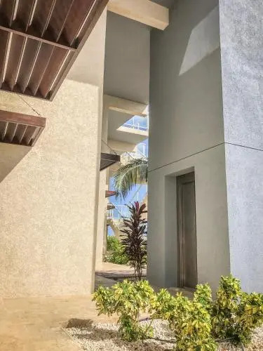 Large Luxury apartment on Palm Beach