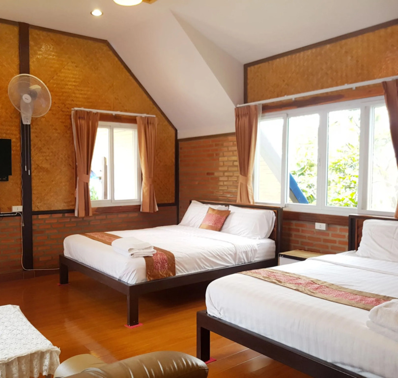 Banphu Montalang Resort
