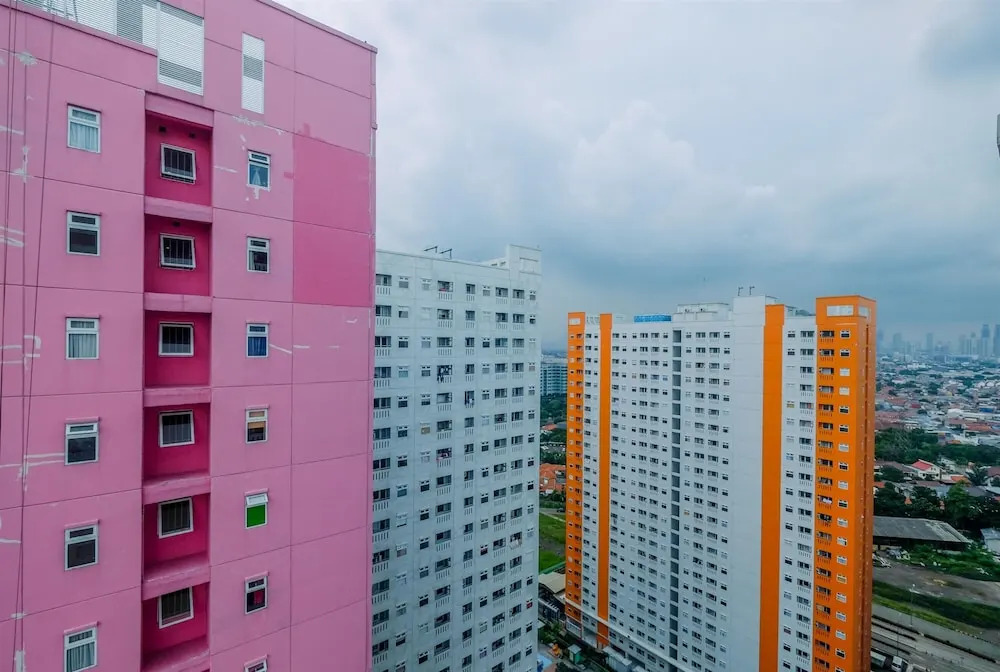 Trendy Connecting Mall 2BR Green Pramuka Apartment