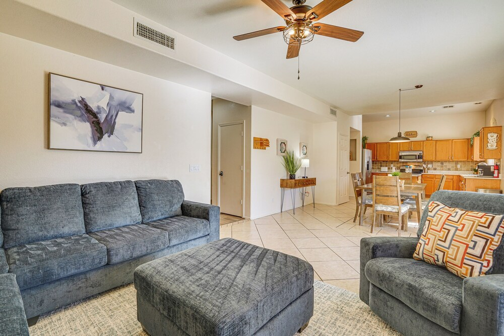 Heated Pool, Pets Welcome: Surprise Snowbird Haven