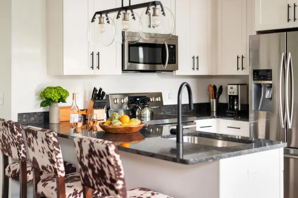 Hart Suite Buyout 1 by Avantstay Two Town House Buyout w/ Modern Amenities in Nashville