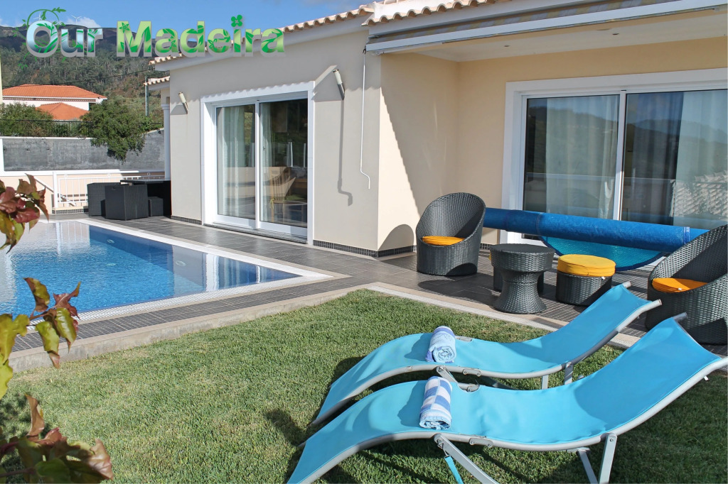 Villa, heated pool in sunny area, views of mountain and sea | Villa Dilis