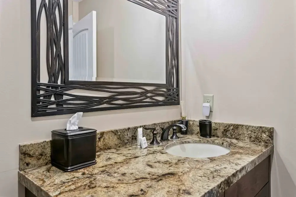 1733 - Daystar Three Bedroom with Spa 3 Condo