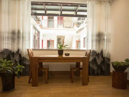 Chuxiong Yazhi Bieyuan Inn