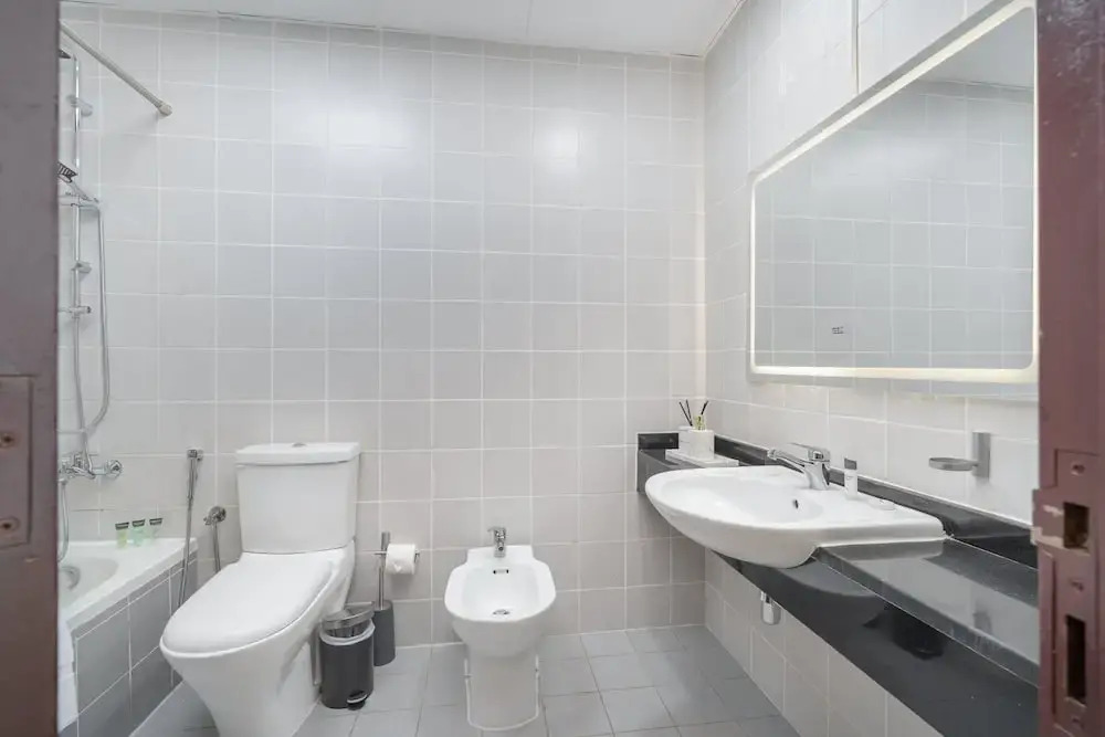 Gorgeous 1 Bedroom in DEC Tower With Marina Views