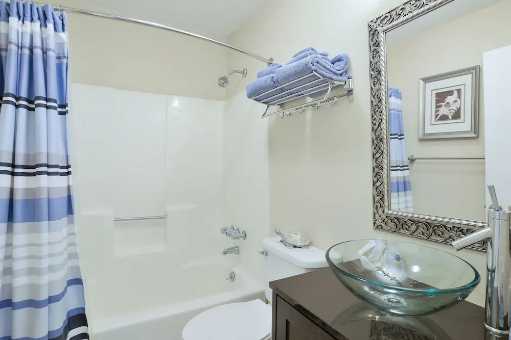 New Listing! Mid-Island Marvel W/ Resort Amenities Condo