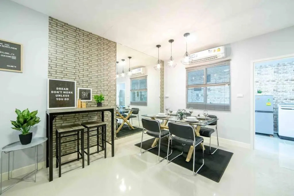 3BRs Townhouse near BigCCentre/Int.School