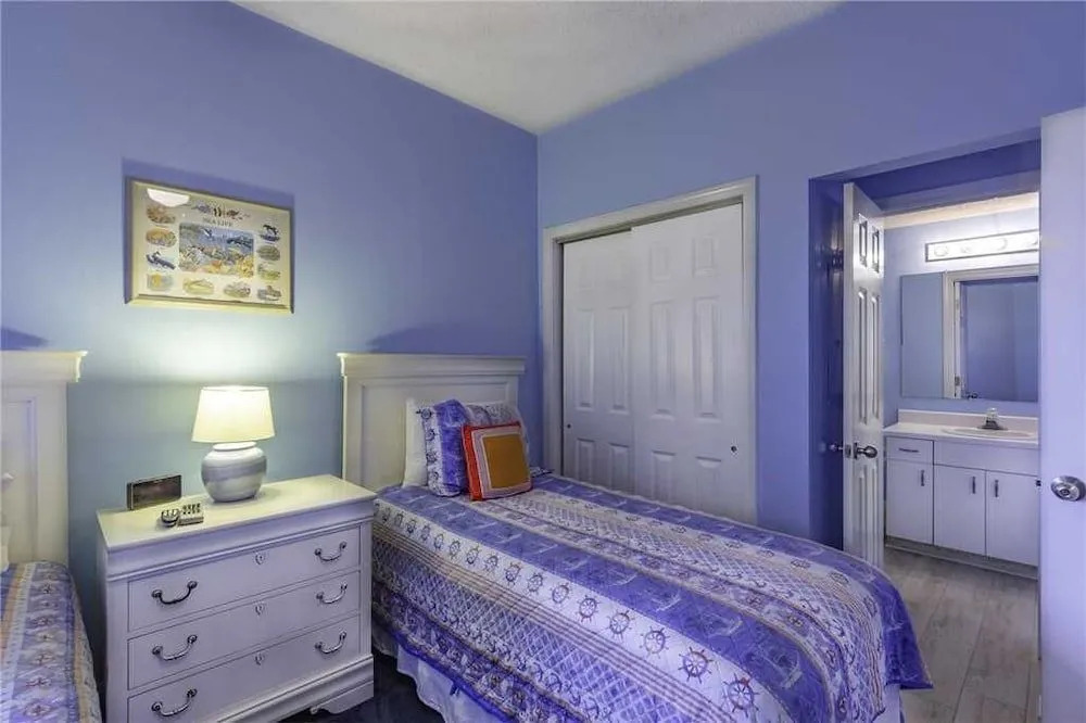 Tidewater 709 - 3 Br condo by RedAwning