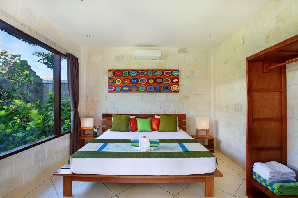 Hill Dance Bali American Hotel