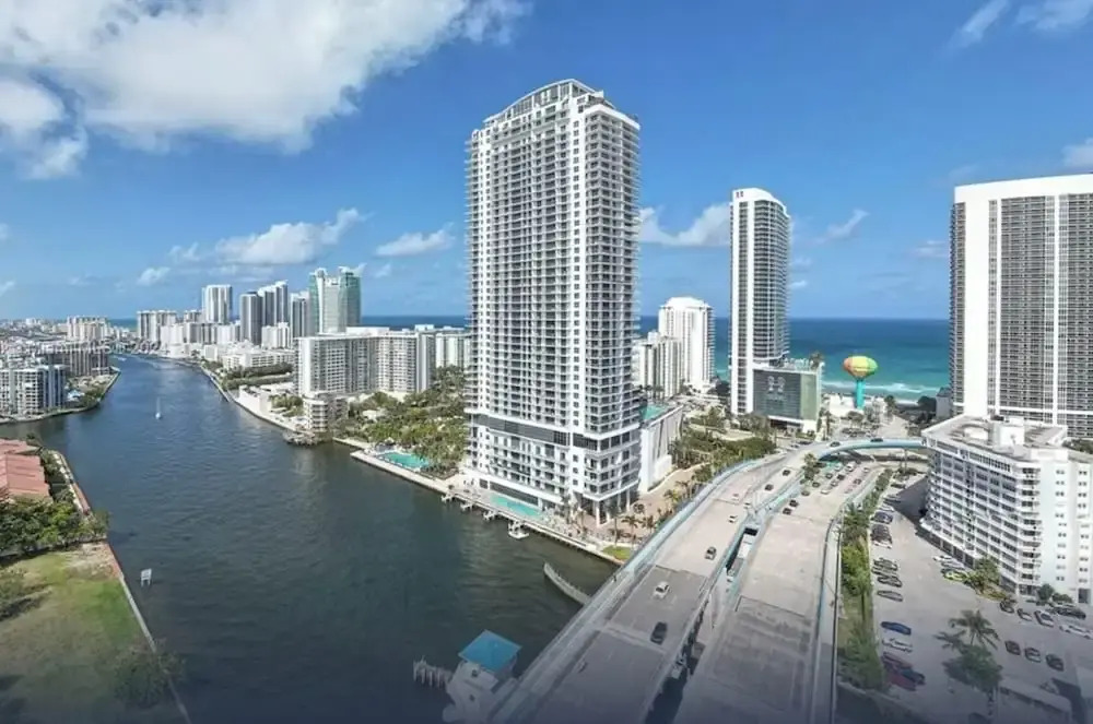 Stunning High-floor City View 1BR Hyde Beach House