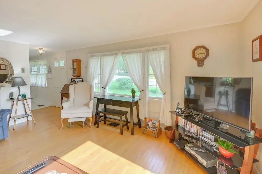 1 Mi to Main St: Charming Elsworth Home w/ Yard!