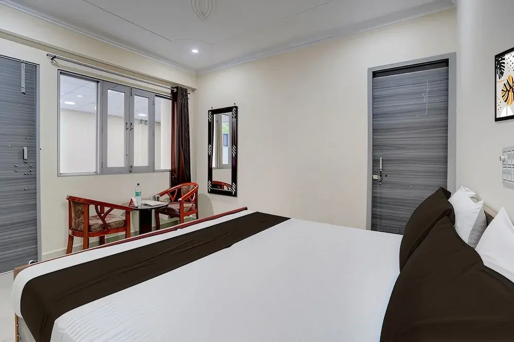 Hotel O Jagdamba Homestay Hotel & Guest House