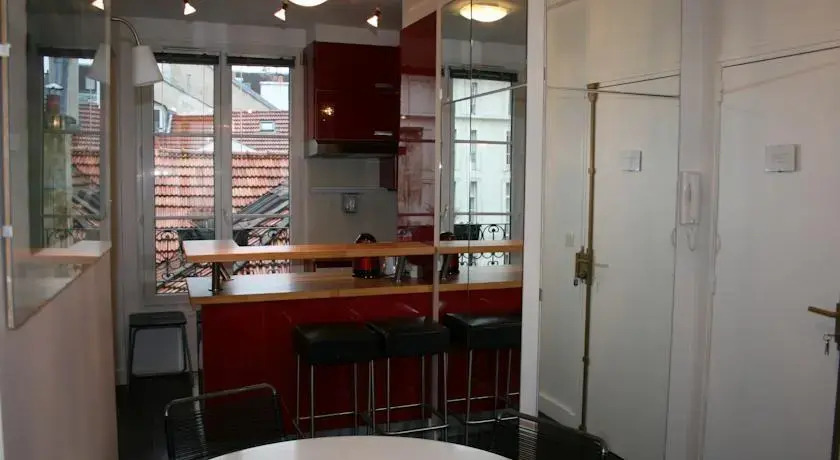 Sevigne apartment
