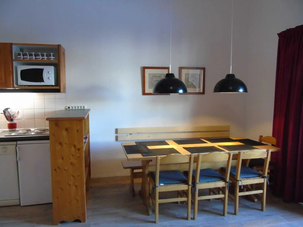 Lou Services Apartment CB25 LSI 001