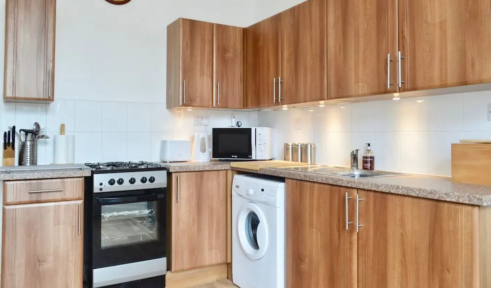 Bright And Spacious 2 Bedroom Flat Near Leith Shore