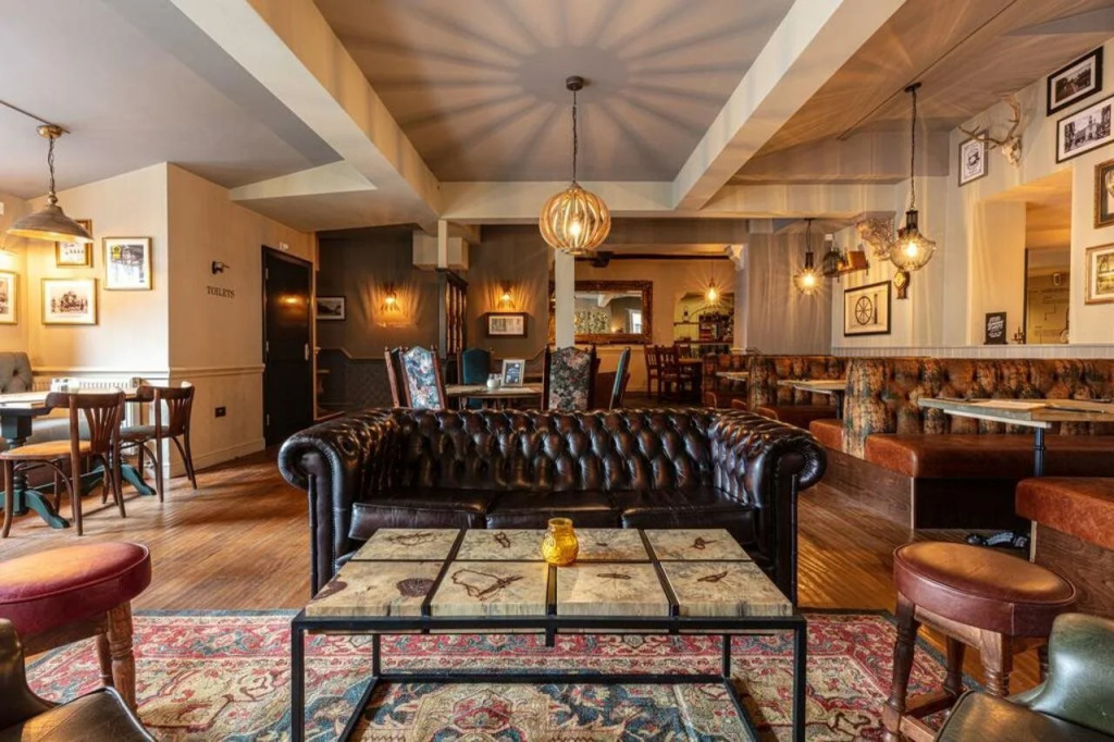 The Kings Arms and Royal Hotel, Godalming, Surrey - The Coaching Inn Group