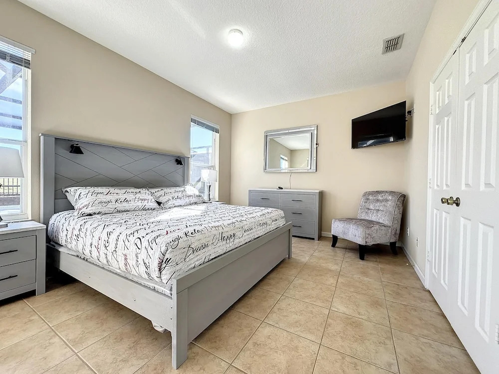 Luxury 6BD 3,5BA Pool Home in Windsor Palms Resort villa