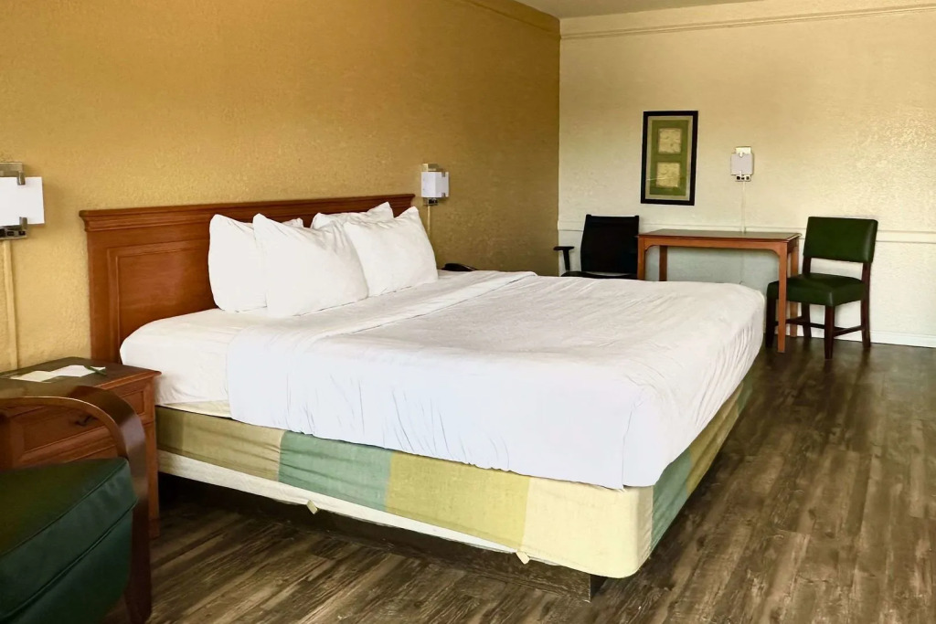 Baymont by Wyndham Nacogdoches Near University