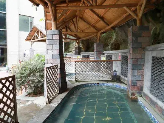 Jinfoshanwenquanjiari Hotel