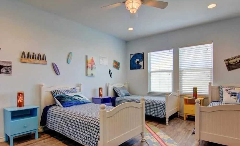 Aquaholics Anonymous 5 Bedroom Home by RedAwning