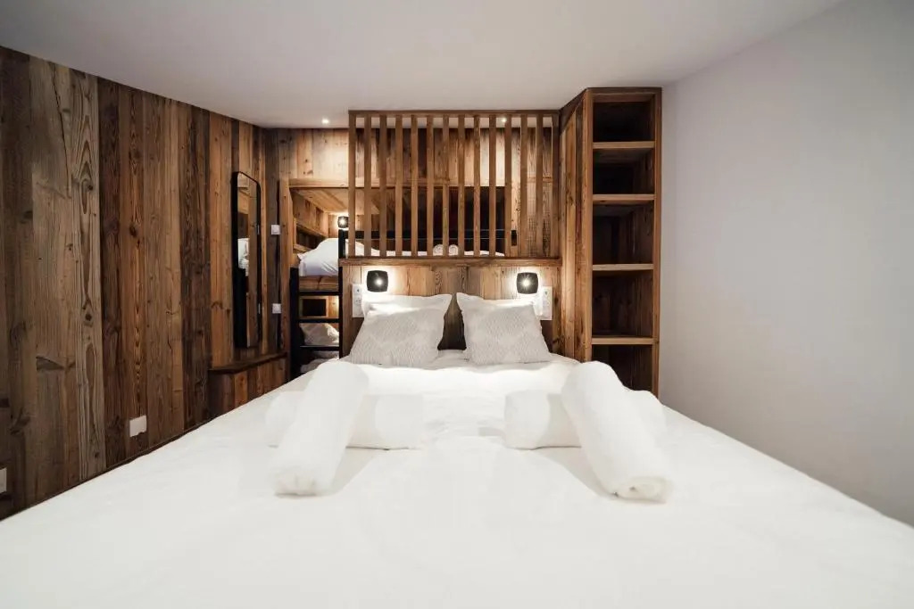 Studio Interlude by ExplorHome