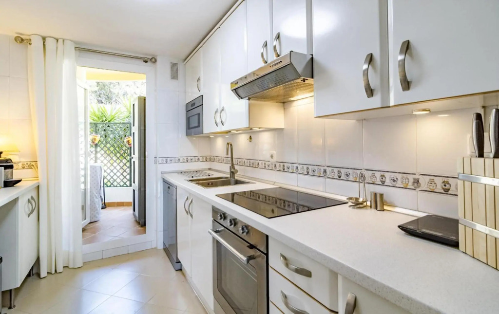 SAA2- comfortable apartment Puerto banus