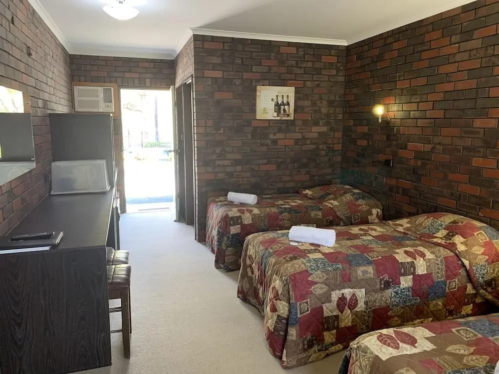 Two Rivers Motel