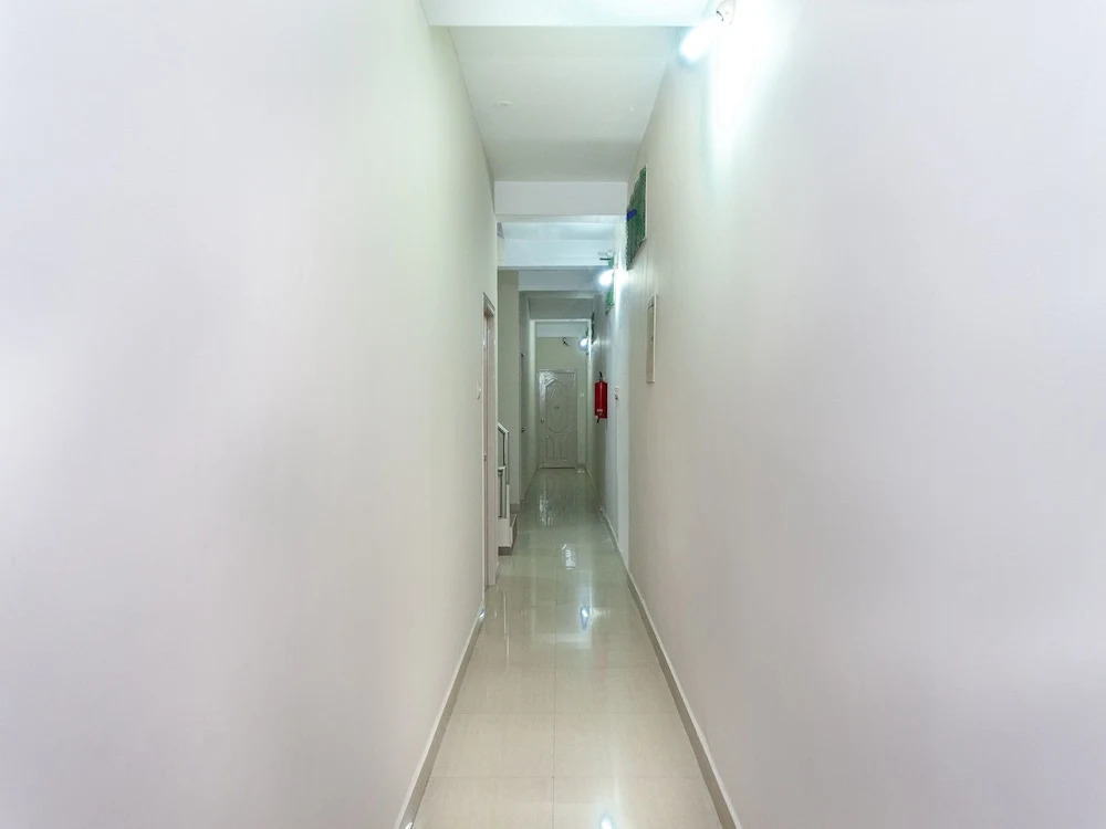 OYO 15477 New Royal Inn