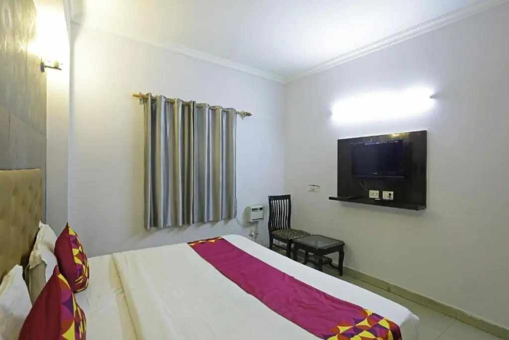 Transit Stay Near IGI Airport
