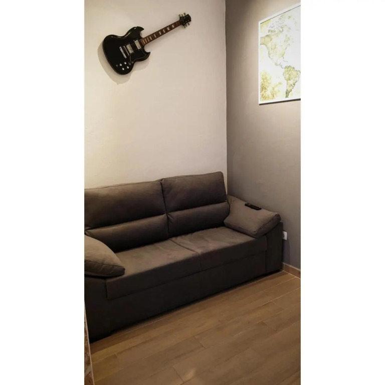 Roots Hostel