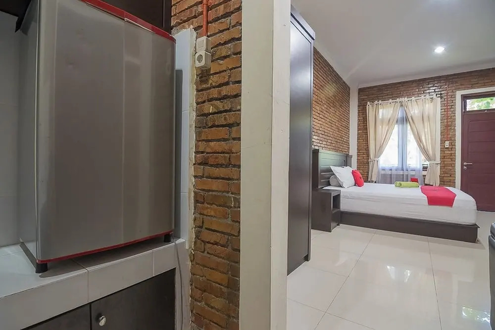 Bengawan Residence 66 by RedDoorz