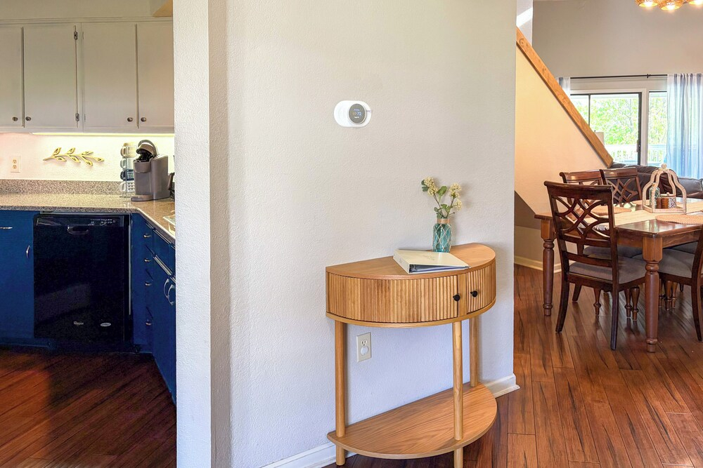 Indoor Pool Access: Golf Getaway Near 76 Strip!