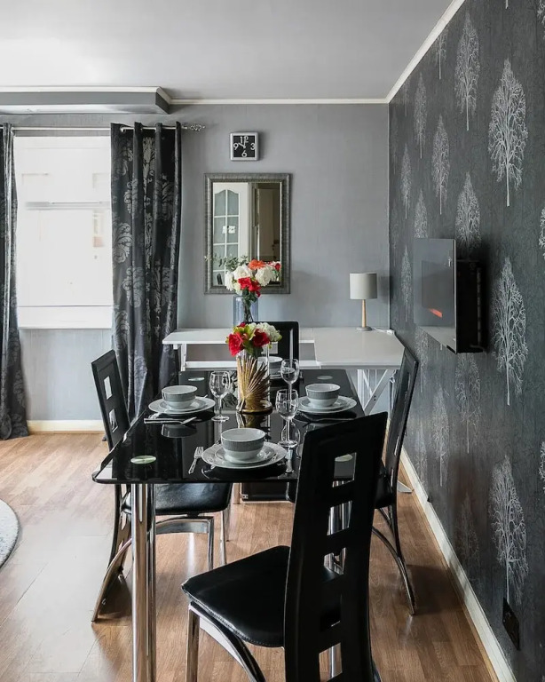 Spacious 3-bedroom Apartment Next to Museums