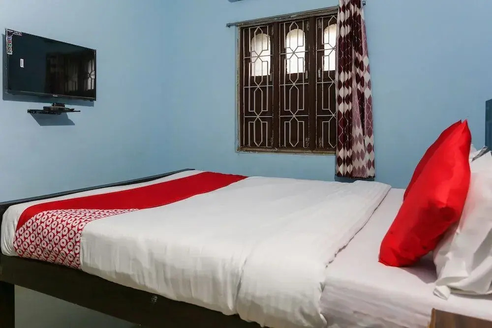Royal Blues by OYO Rooms