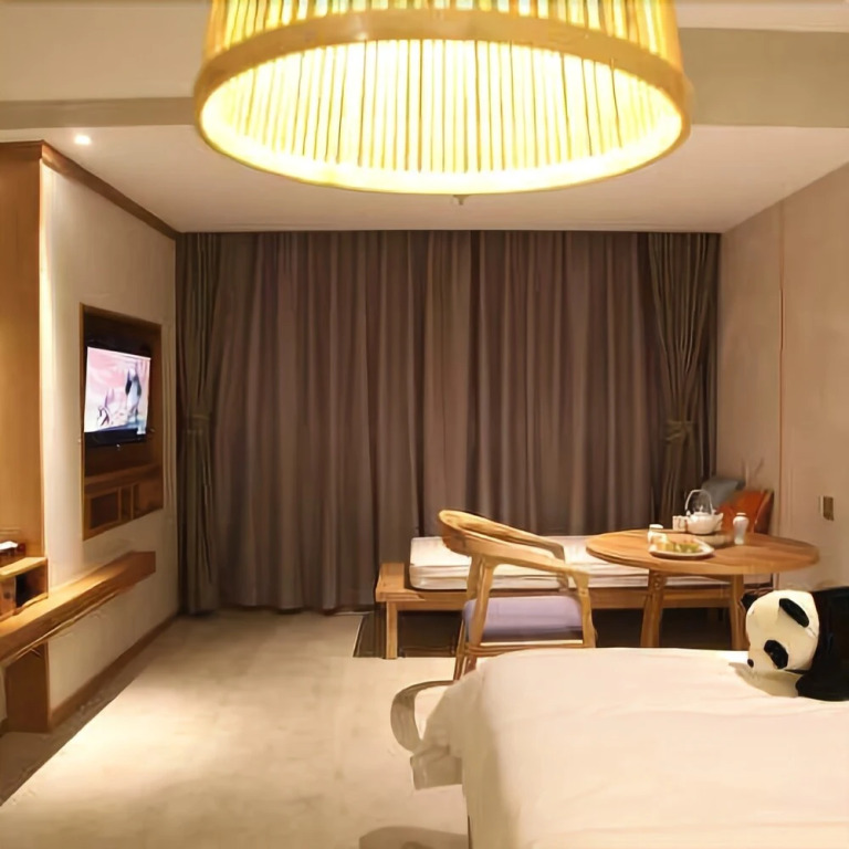 Qiliping Peninsula Hotel